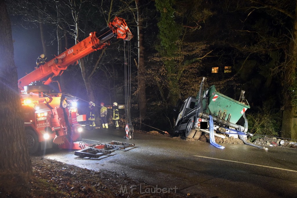 Container LKW umgestuerzt Koeln Brueck Bruecker- Dellbruecker Mauspfad P429.JPG - Miklos Laubert